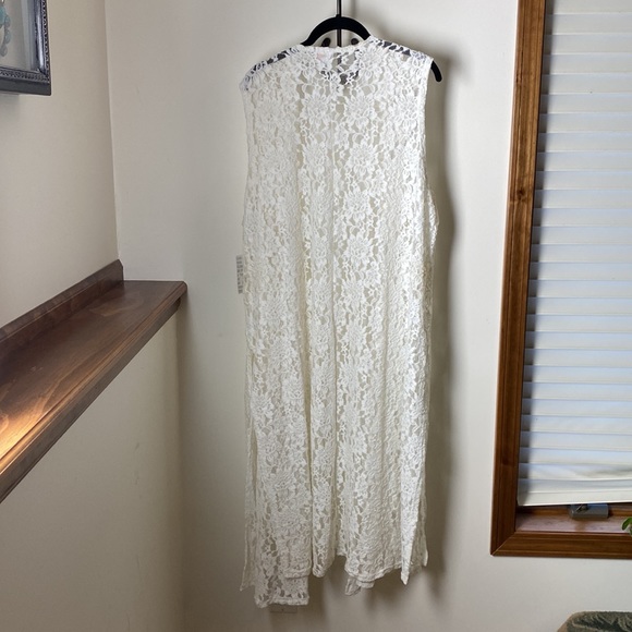 LuLaRoe Joy X-LARGE, Ivory. NWT, small flaw in back. See photo. - Picture 3 of 9